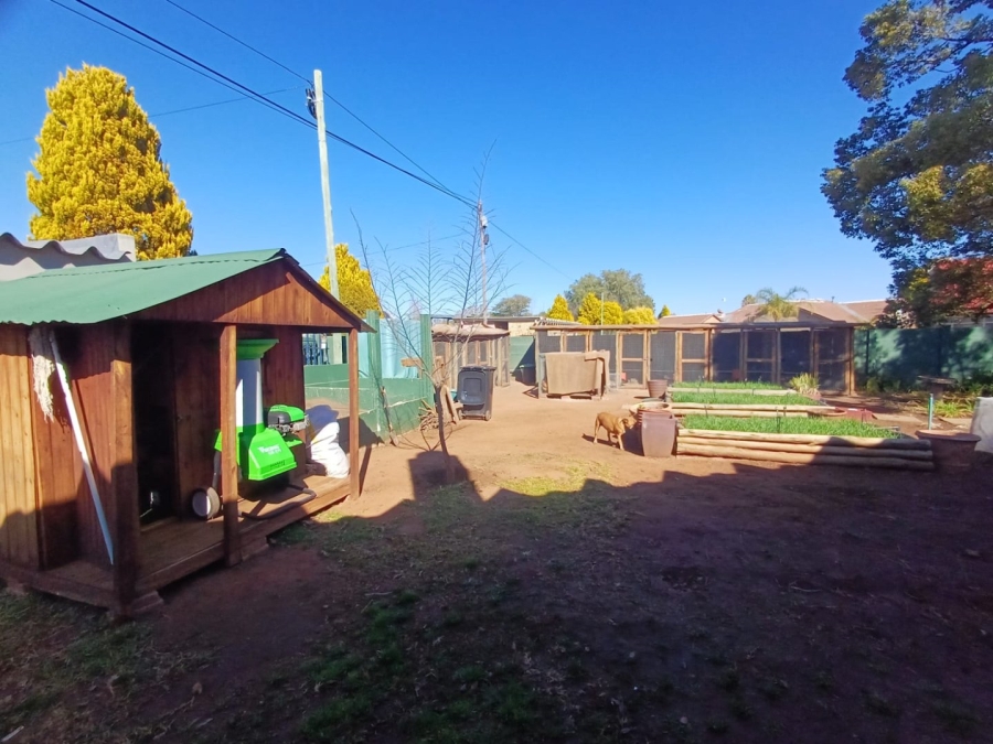 4 Bedroom Property for Sale in Flamwood North West